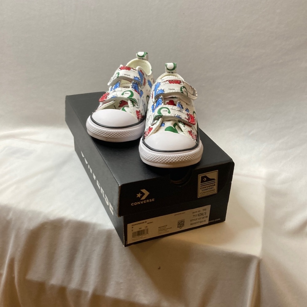 Converse Sneakers Boys 8 Sea Creatures Velcro Chuck Taylor All Star Sharks Squid